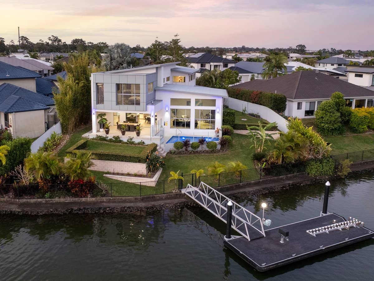 18 Ferrymans Court, Helensvale - Thumbnail 2