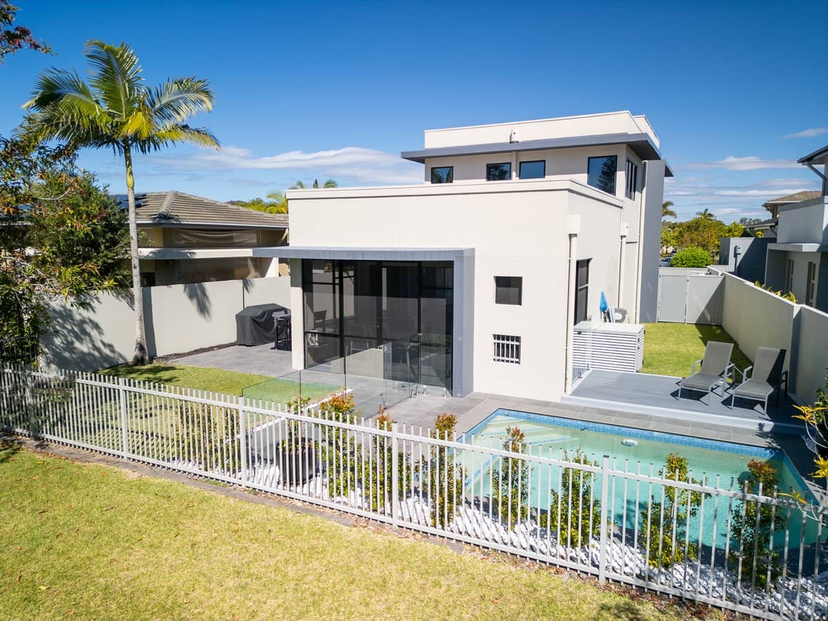 6113 Trasimeno Avenue, Hope Island - Thumbnail 1