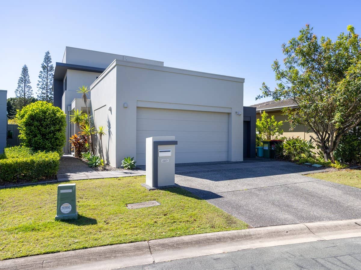 6113 Trasimeno Avenue, Hope Island - Thumbnail 3