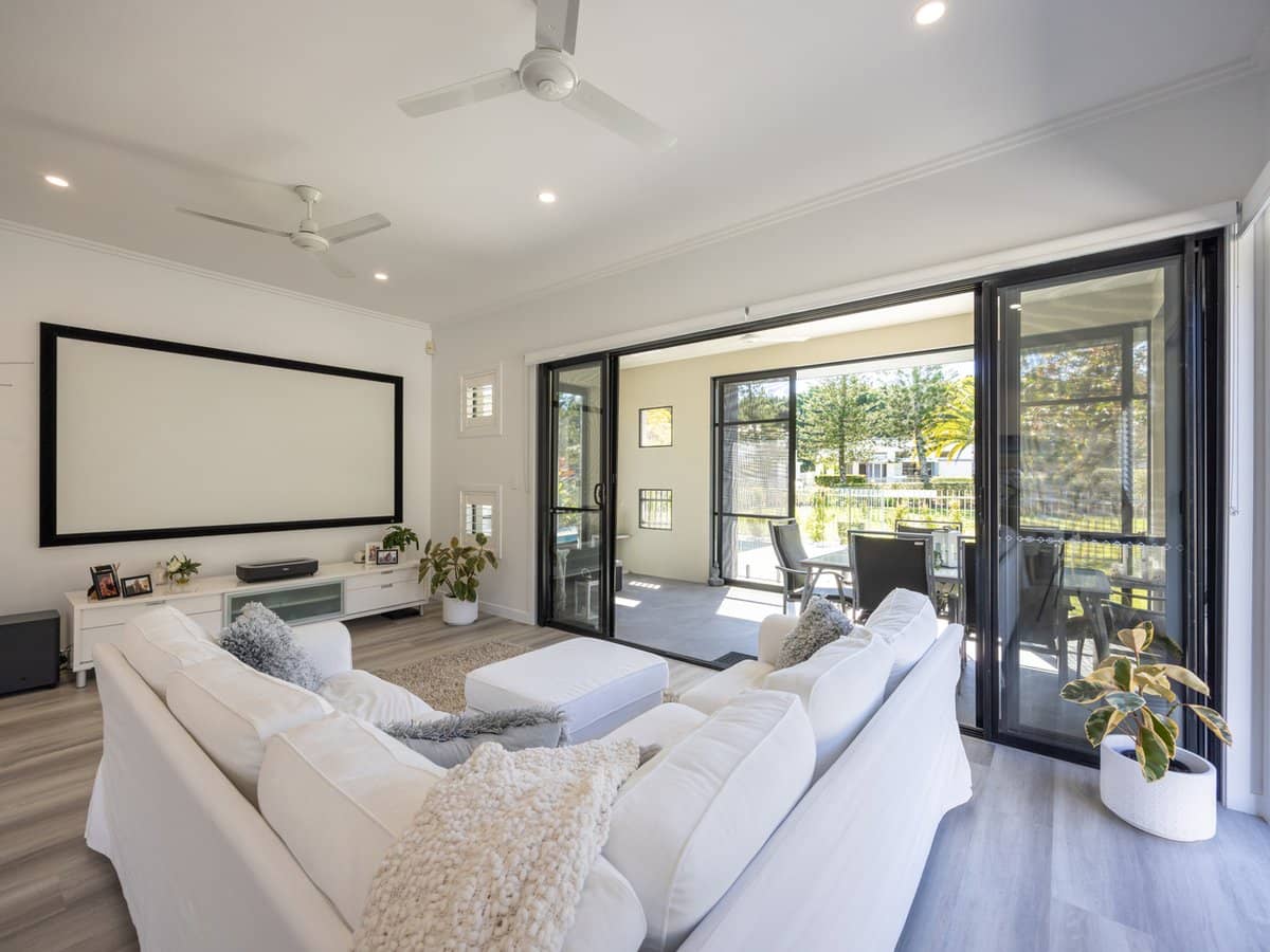 6113 Trasimeno Avenue, Hope Island - Thumbnail 6