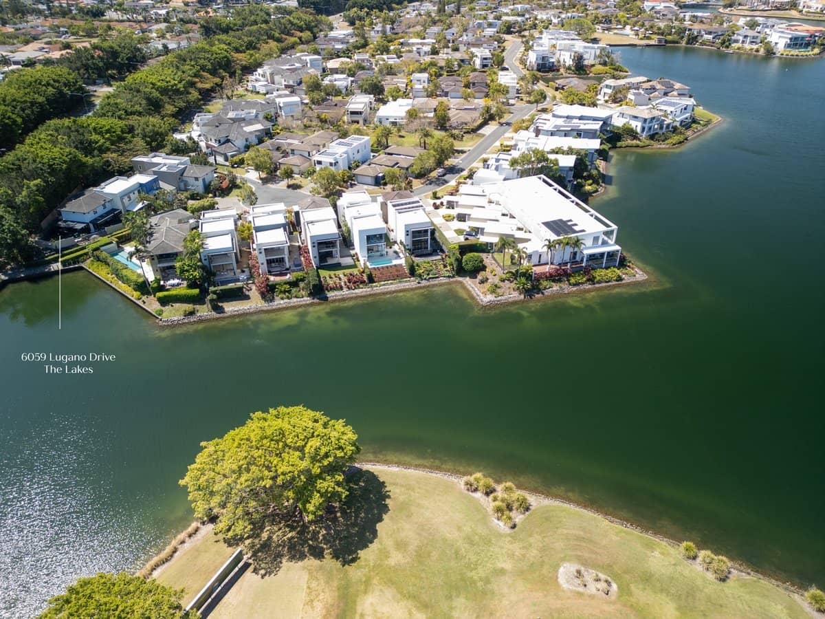 6059 Lugano Drive, Hope Island - Thumbnail 1