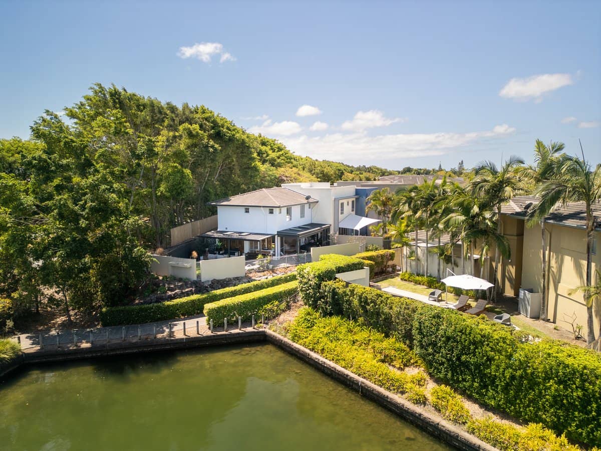 6059 Lugano Drive, Hope Island - Thumbnail 2