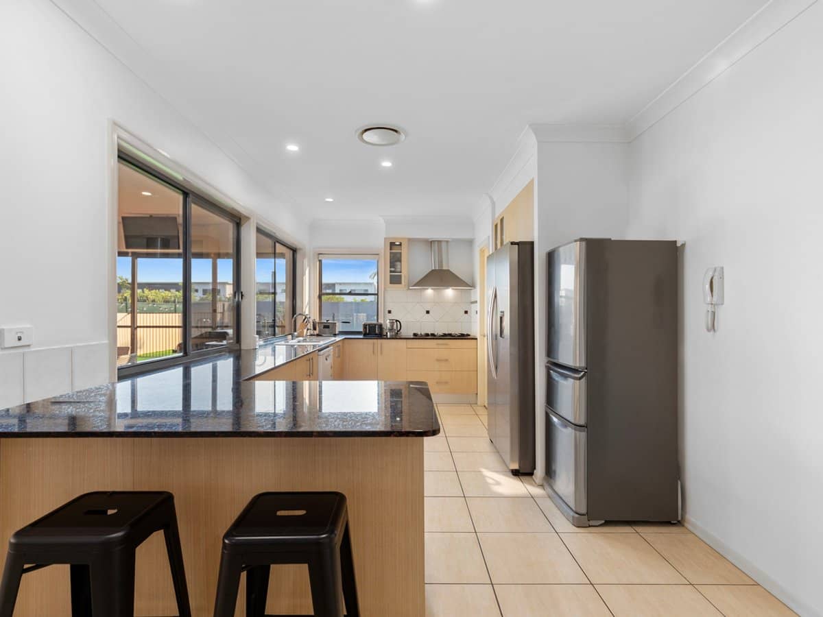 532 Oyster Cove Promenade, Helensvale - Thumbnail 3