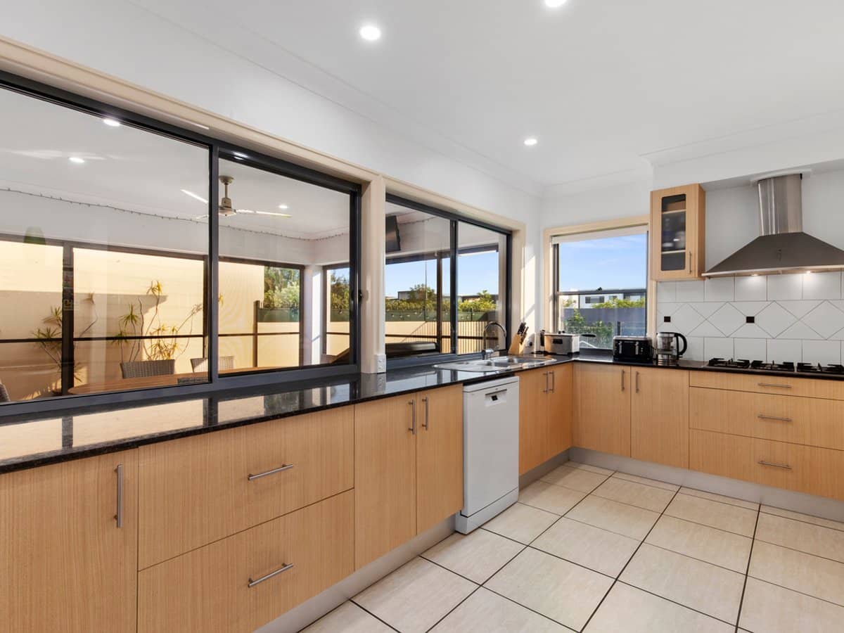 532 Oyster Cove Promenade, Helensvale - Thumbnail 4