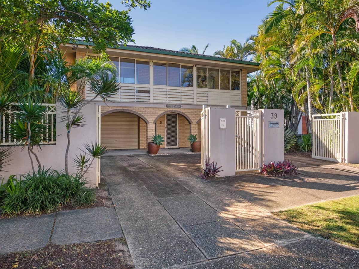 39 Seagull Avenue, MERMAID BEACH - Thumbnail 2