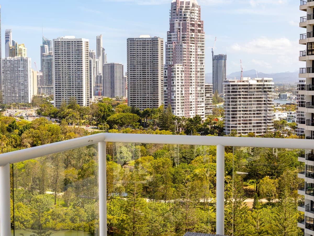 15-21 Breaker Street, MAIN BEACH - Thumbnail 4