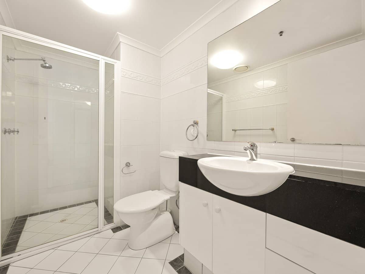 15-21 Breaker Street, MAIN BEACH - Thumbnail 7