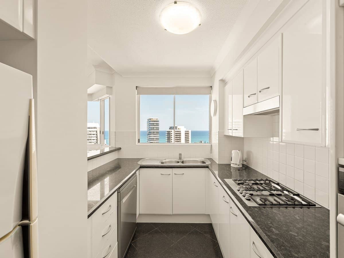 15-21 Breaker Street, MAIN BEACH - Thumbnail 9
