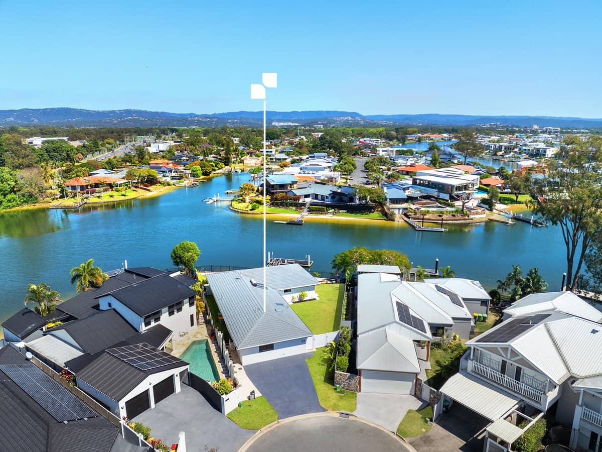 26 Huon Street, BROADBEACH WATERS - Thumbnail 9