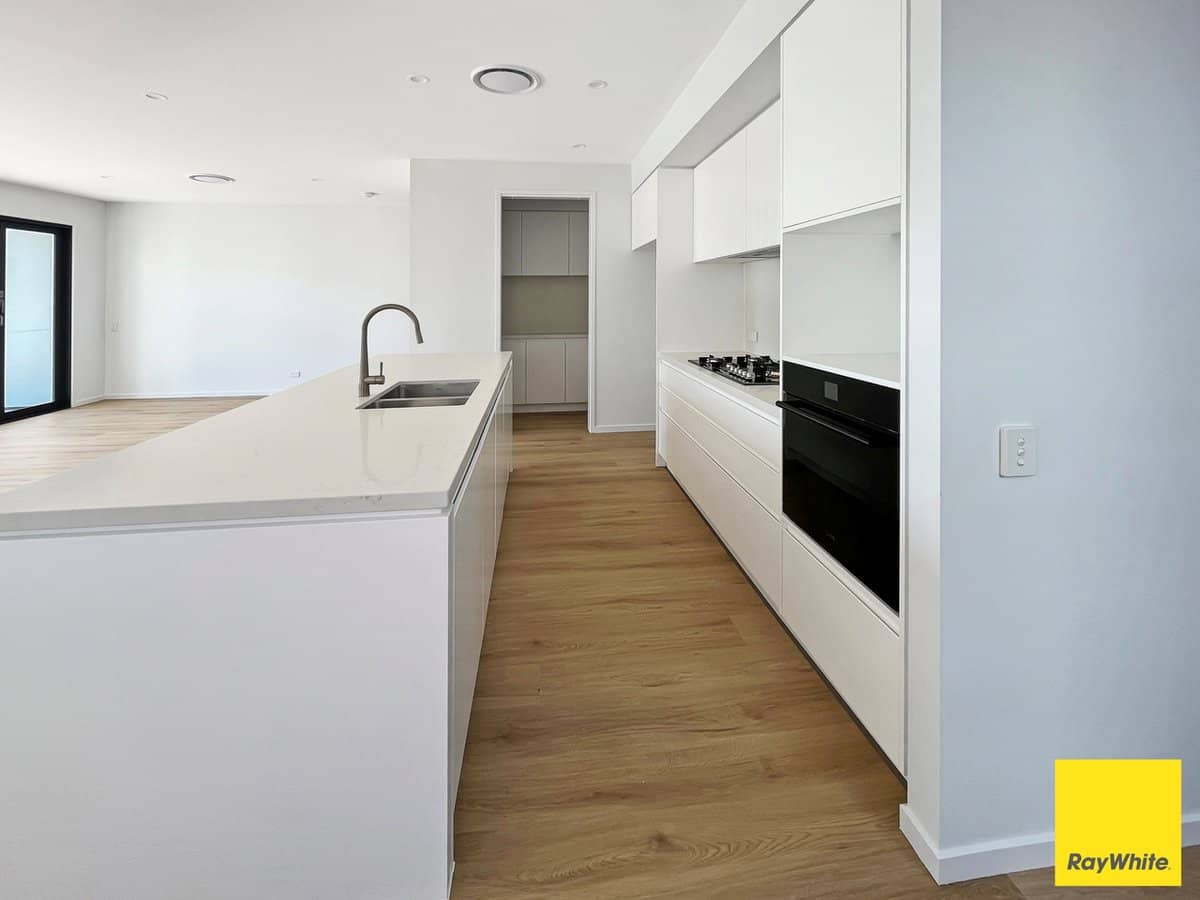 10 Bronte Circuit, HOPE ISLAND - Thumbnail 4