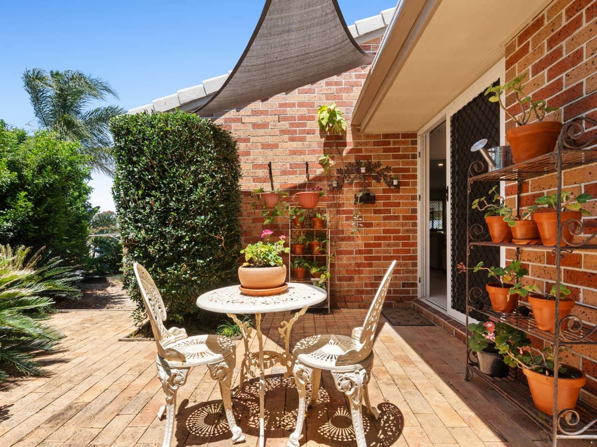 38 Beaconsfield Drive, BURLEIGH WATERS - Thumbnail 8