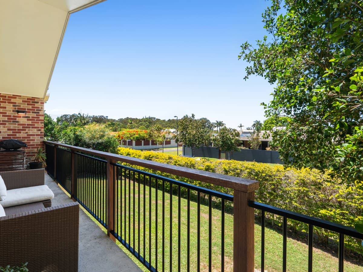 38 Beaconsfield Drive, BURLEIGH WATERS - Thumbnail 15
