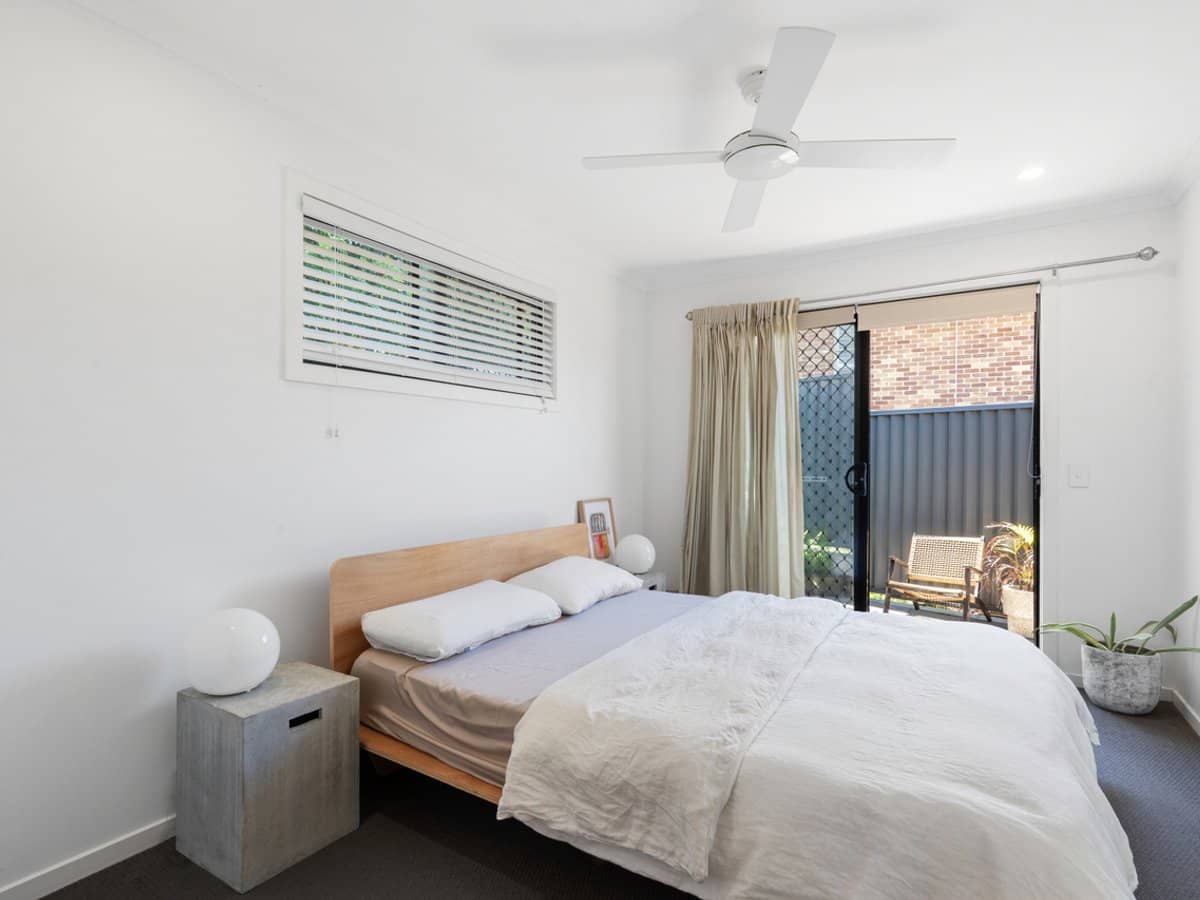 38 Beaconsfield Drive, BURLEIGH WATERS - Thumbnail 19