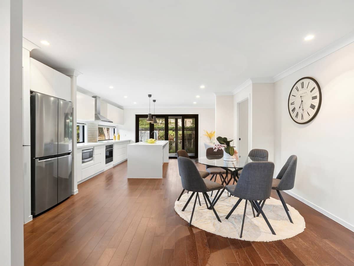 2 Magnolia Drive, SOUTHPORT - Thumbnail 2