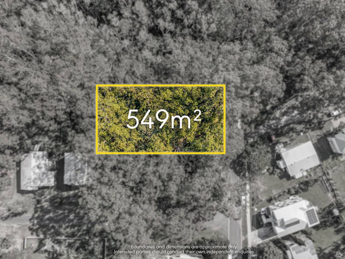 16 Bayview Road, RUSSELL ISLAND - Thumbnail 1