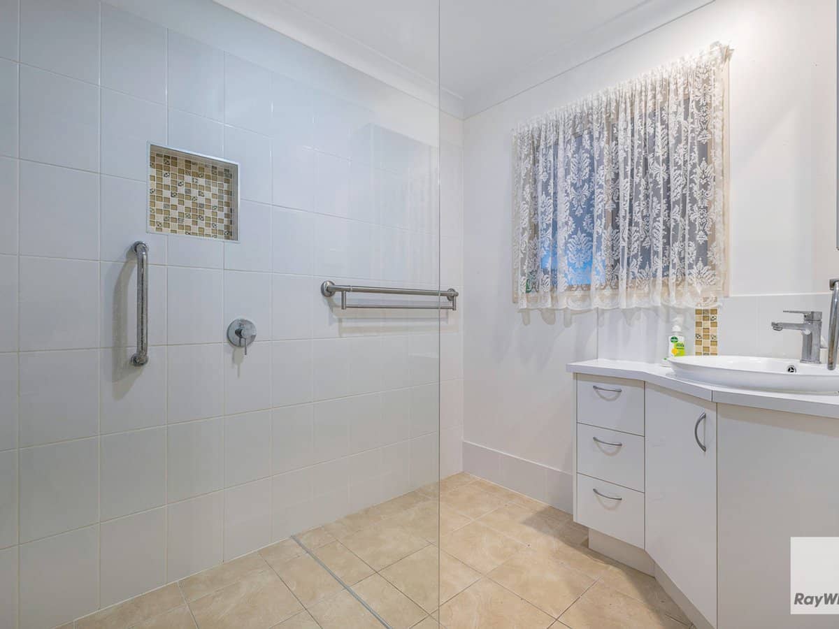 7 Cruiser Court, CLEVELAND - Thumbnail 16