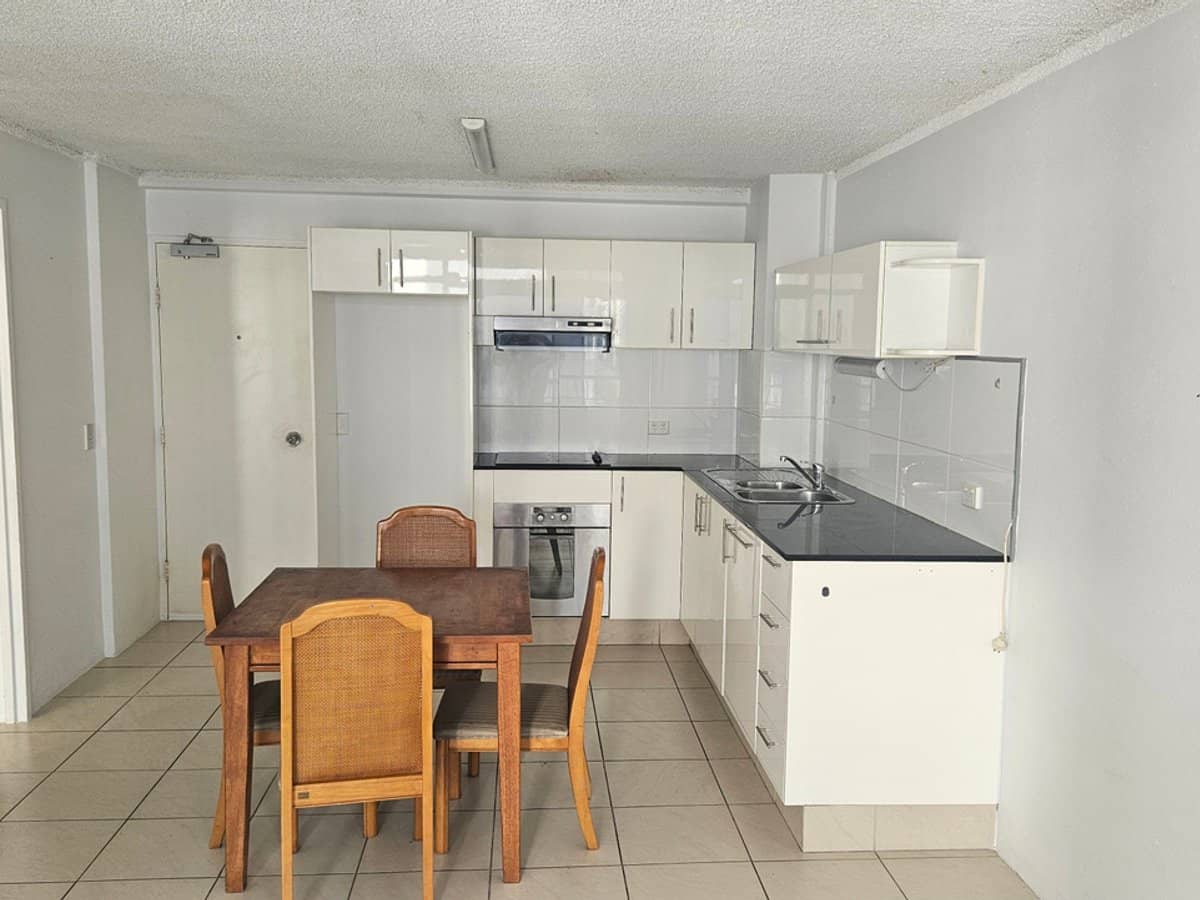 2 Barney Street, SOUTHPORT - Thumbnail 2