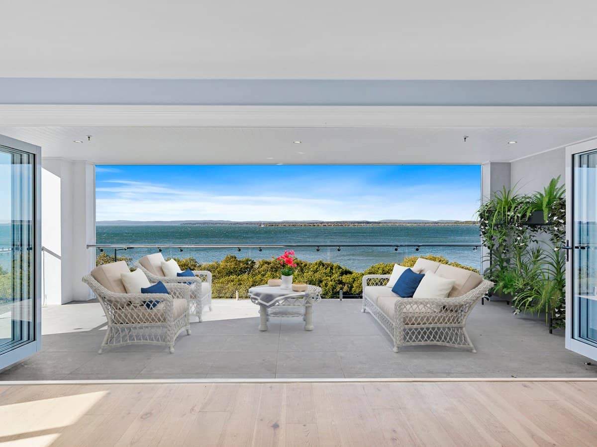 193-197 Esplanade, REDLAND BAY - Thumbnail 1