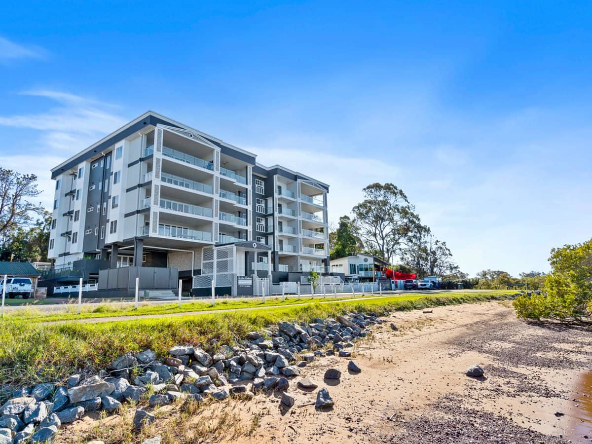 193-197 Esplanade, REDLAND BAY - Thumbnail 2