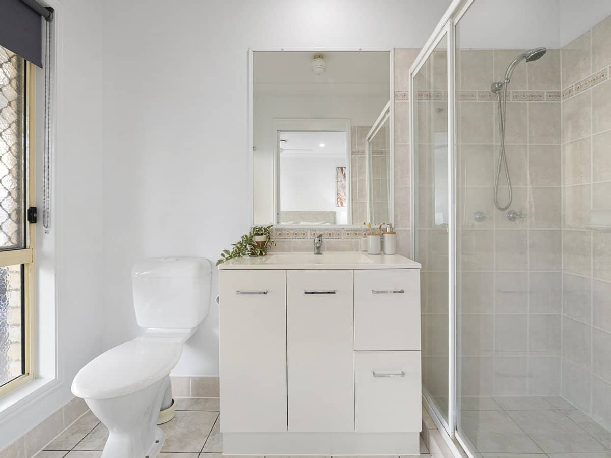 16 Dartmouth Court, VARSITY LAKES - Thumbnail 8