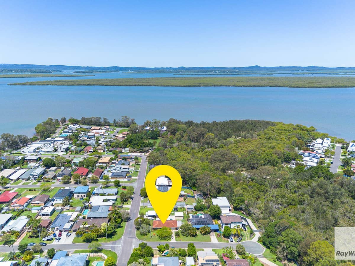 7 Lisa Street, REDLAND BAY - Thumbnail 2