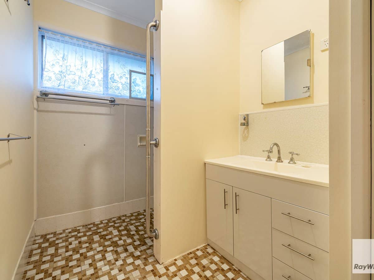 7 Lisa Street, REDLAND BAY - Thumbnail 11