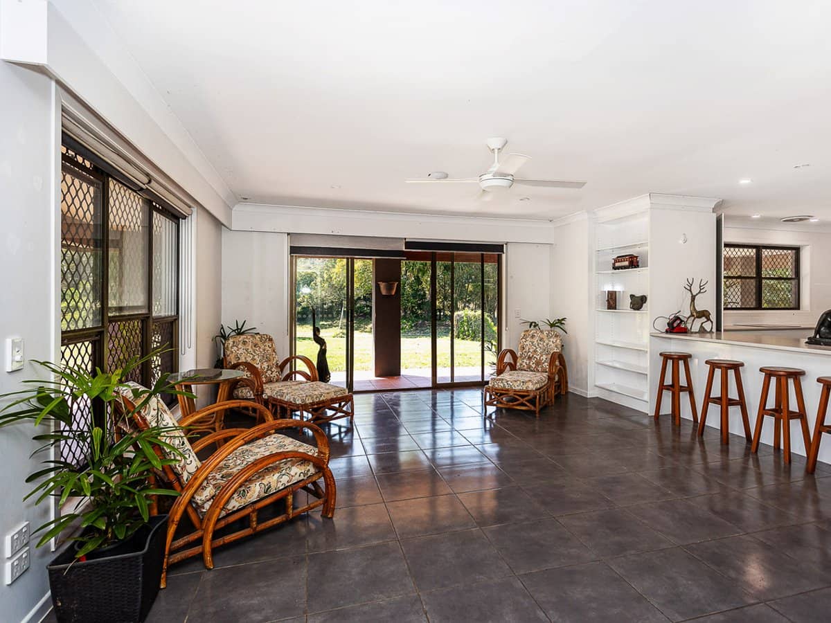 3 Mark Way, MUDGEERABA - Thumbnail 1