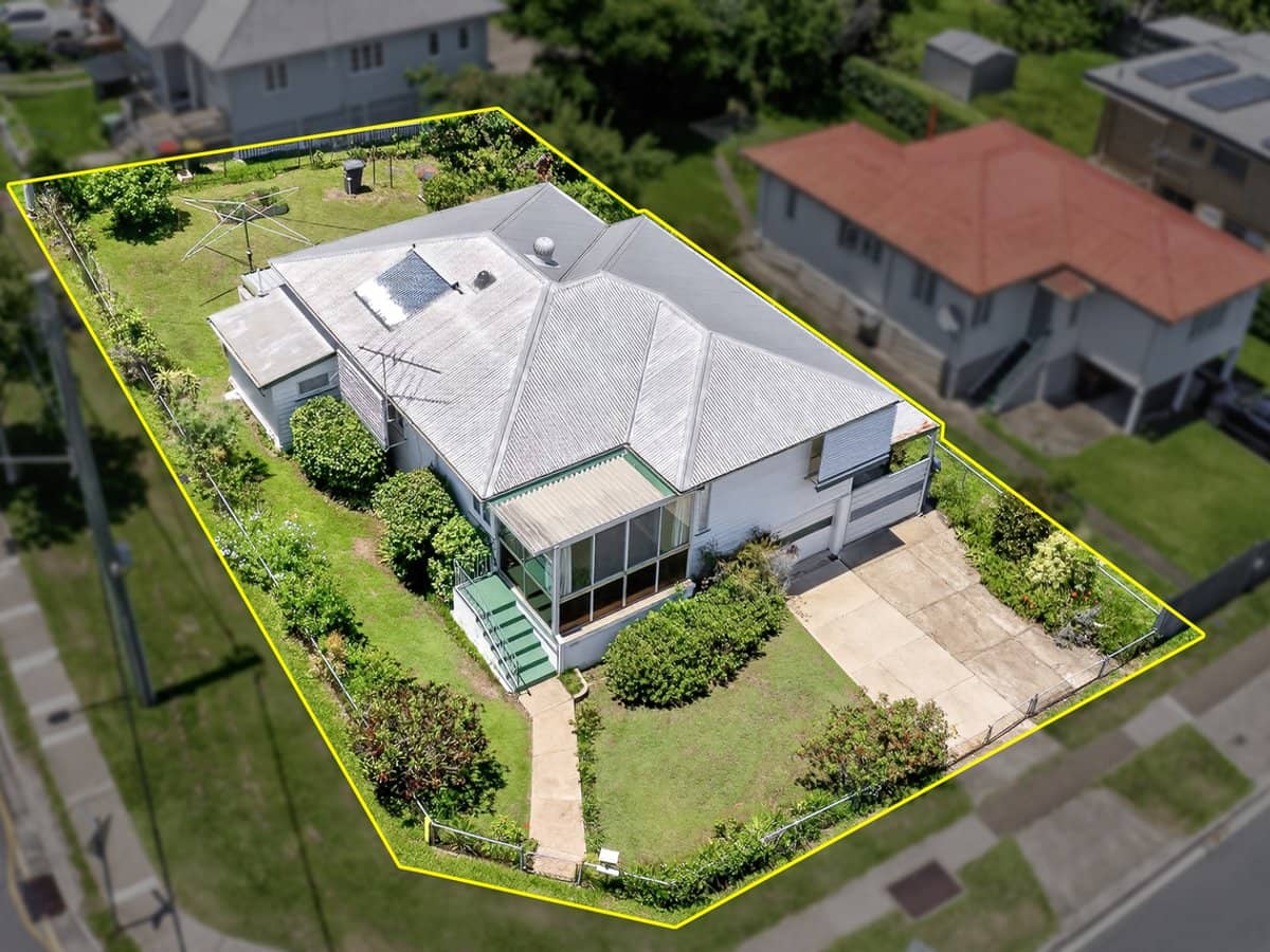 249 Nursery Road, HOLLAND PARK - Thumbnail 1