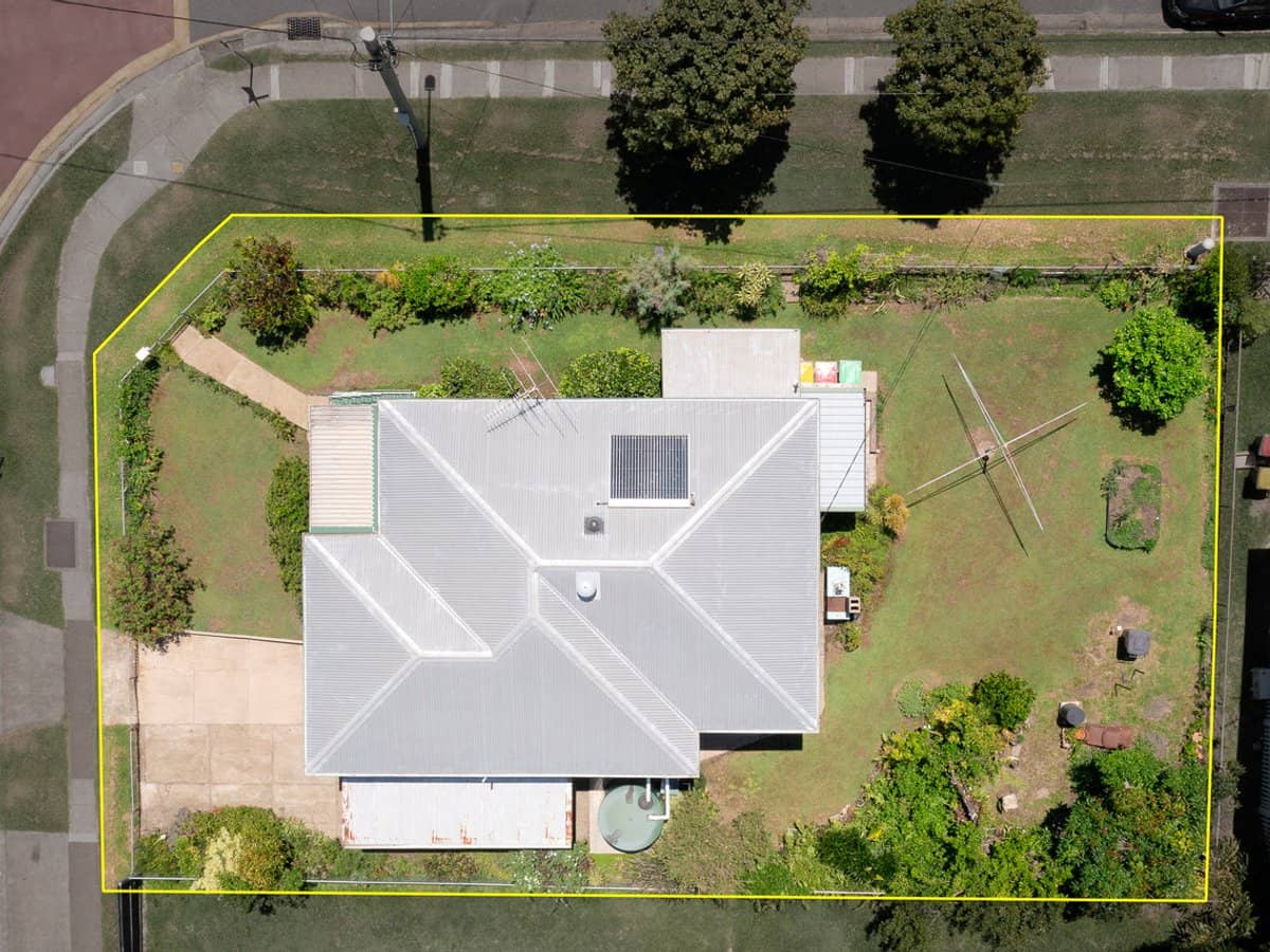 249 Nursery Road, HOLLAND PARK - Thumbnail 2