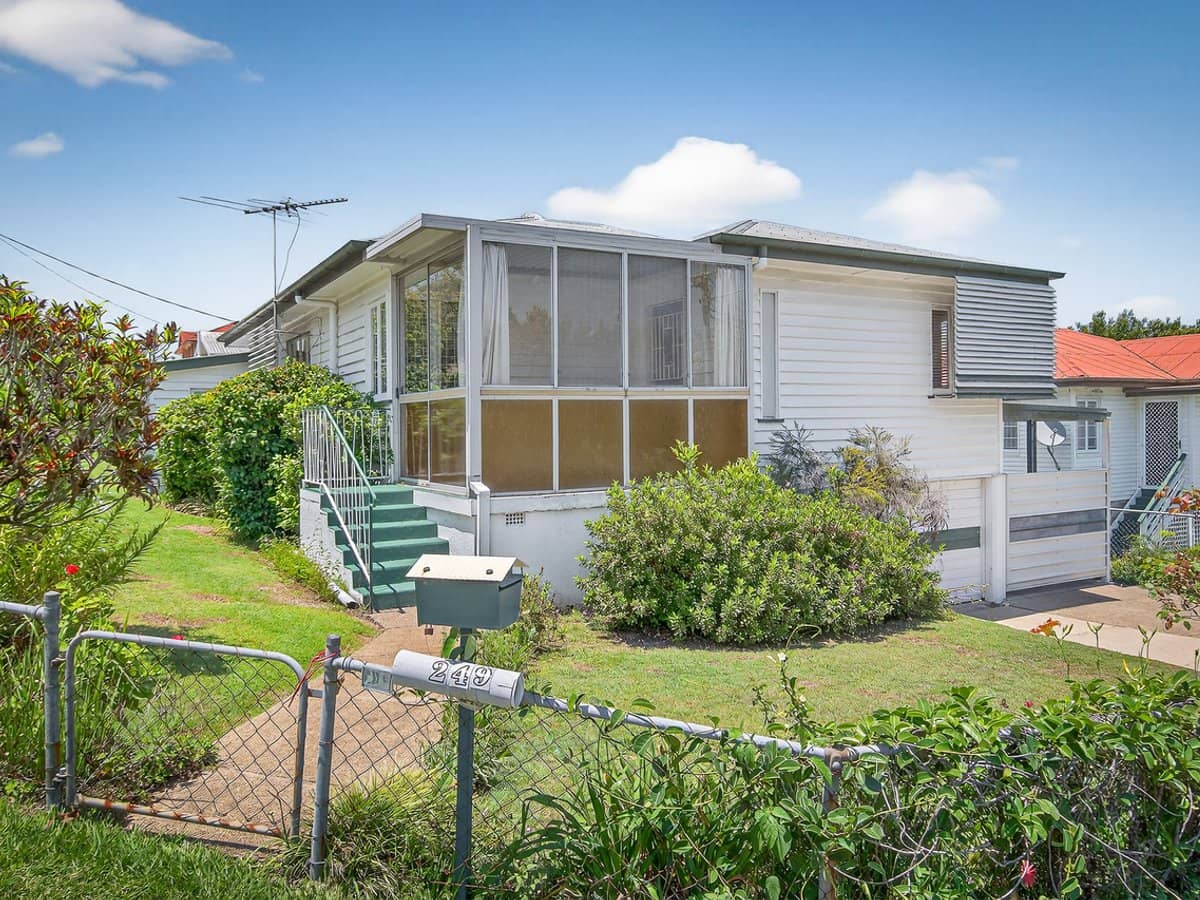 249 Nursery Road, HOLLAND PARK - Thumbnail 3