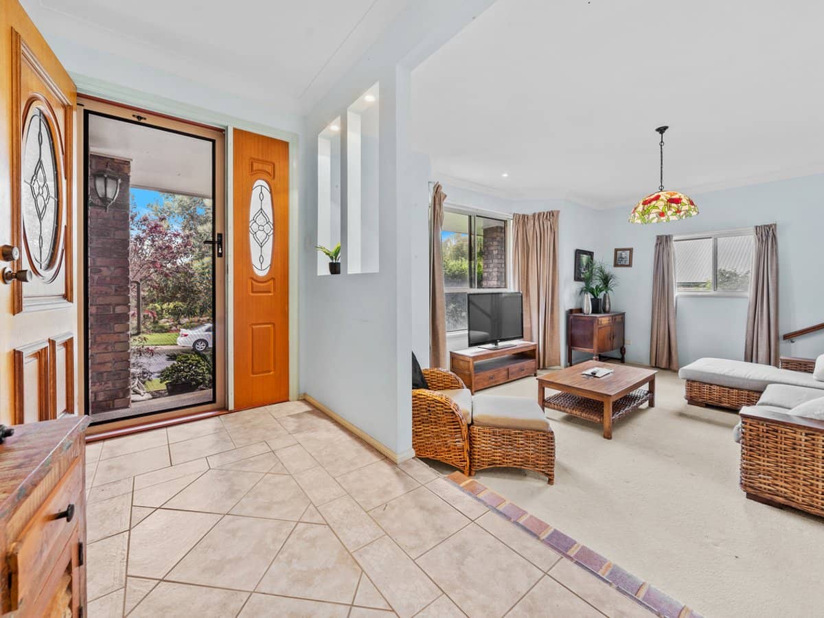 10 Cazna Court, REDLAND BAY - Thumbnail 3