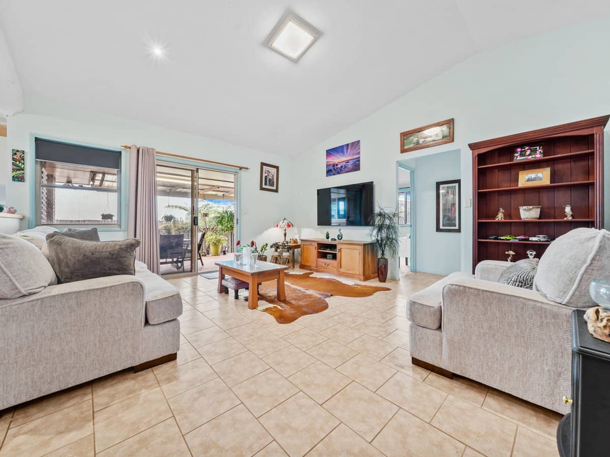 10 Cazna Court, REDLAND BAY - Thumbnail 4