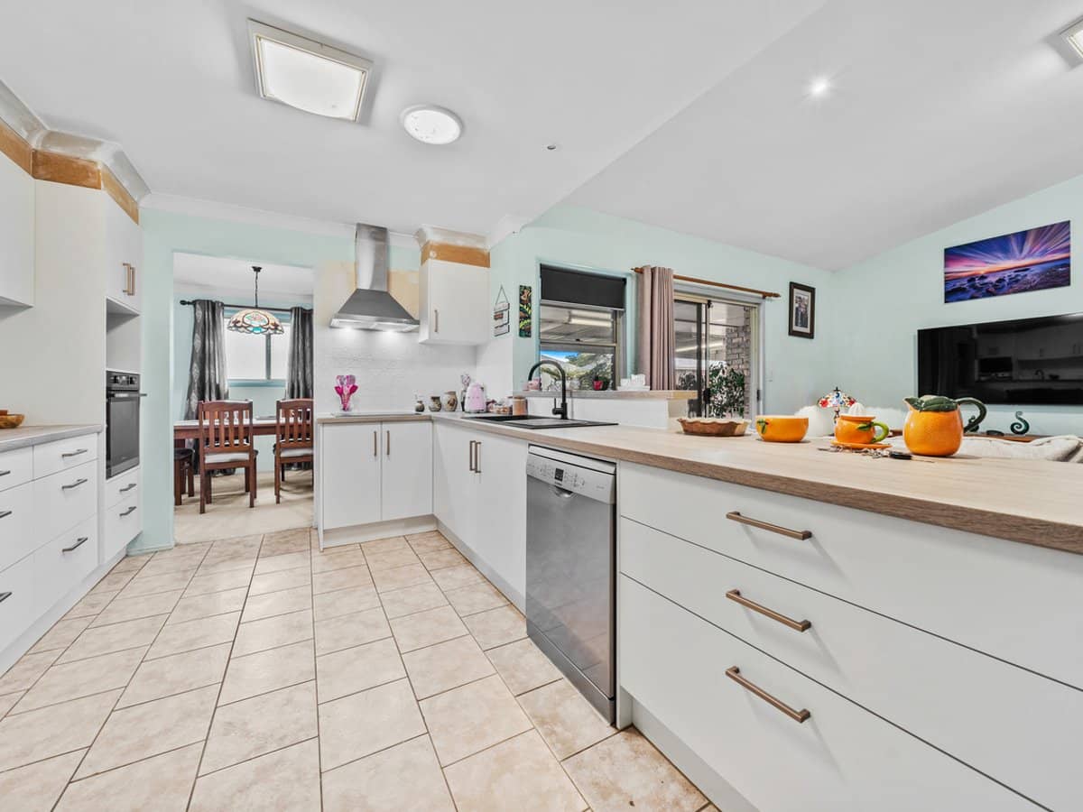 10 Cazna Court, REDLAND BAY - Thumbnail 6