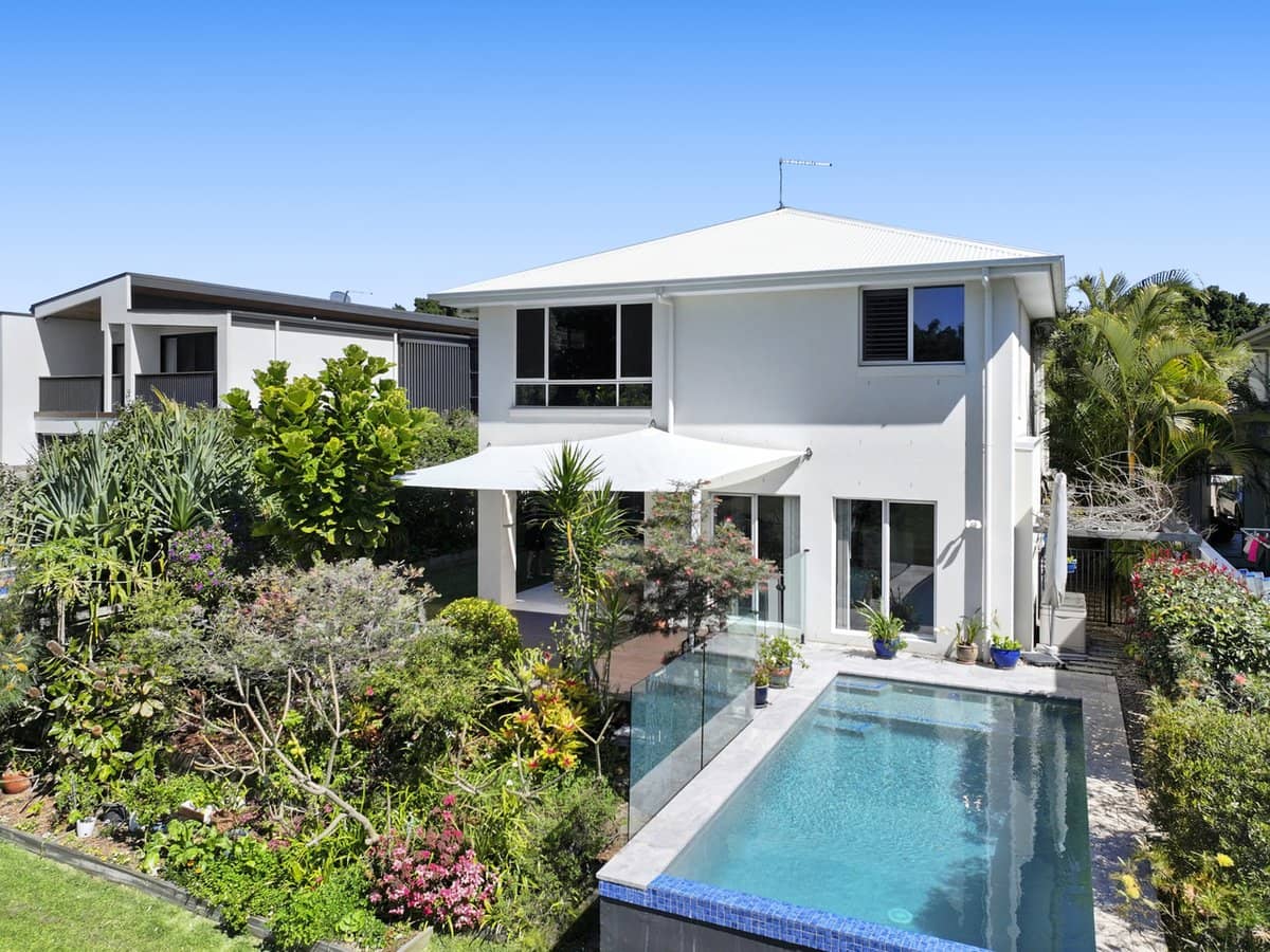 921 Medinah Avenue, ROBINA - Thumbnail 3