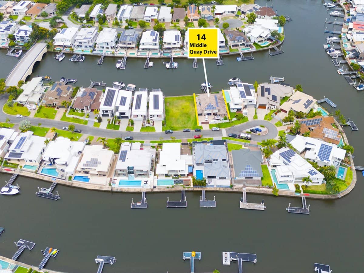 14 Middle Quays Drive, Biggera Waters - Thumbnail 2