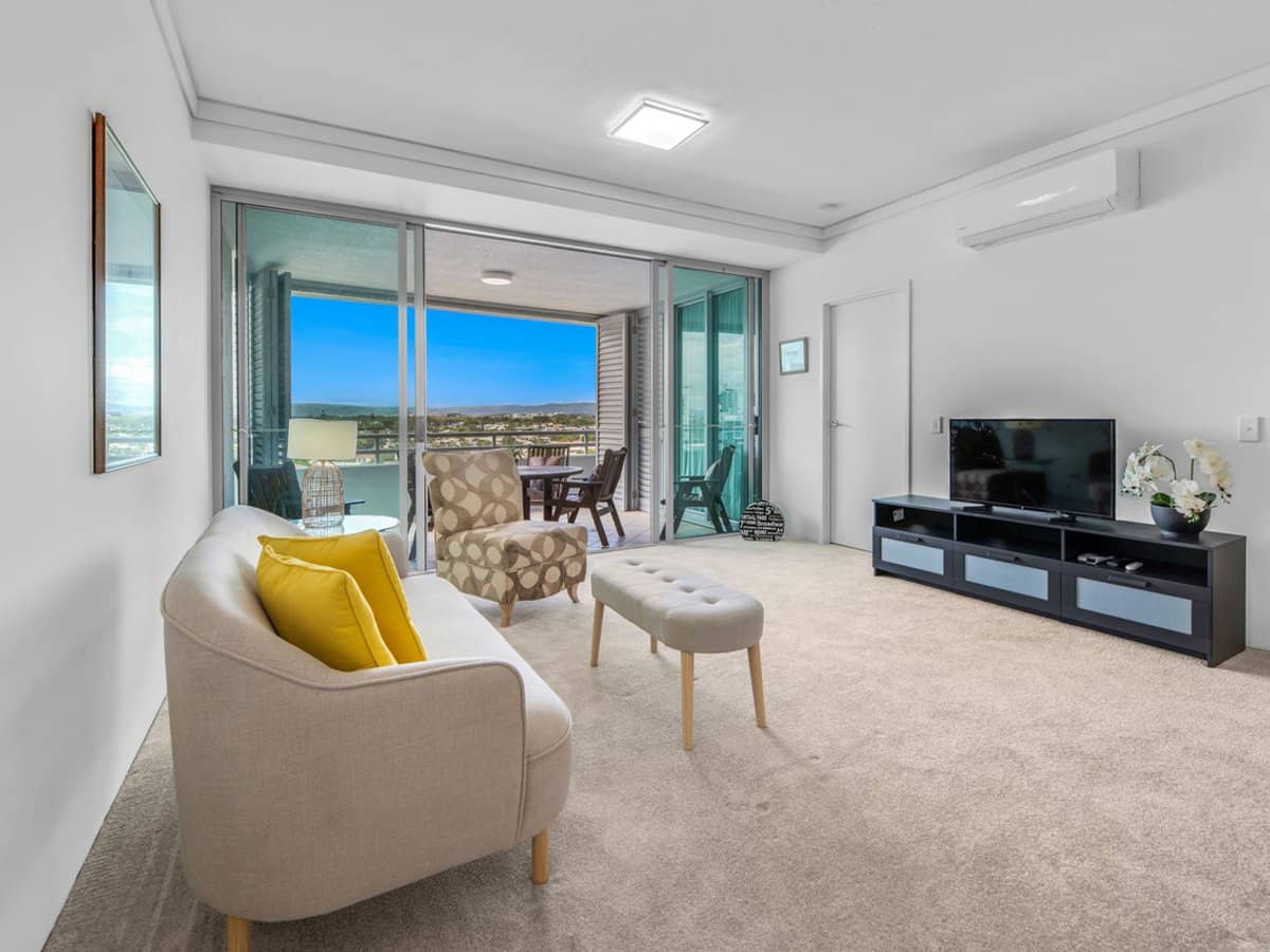 360 Marine Parade, LABRADOR - Thumbnail 7