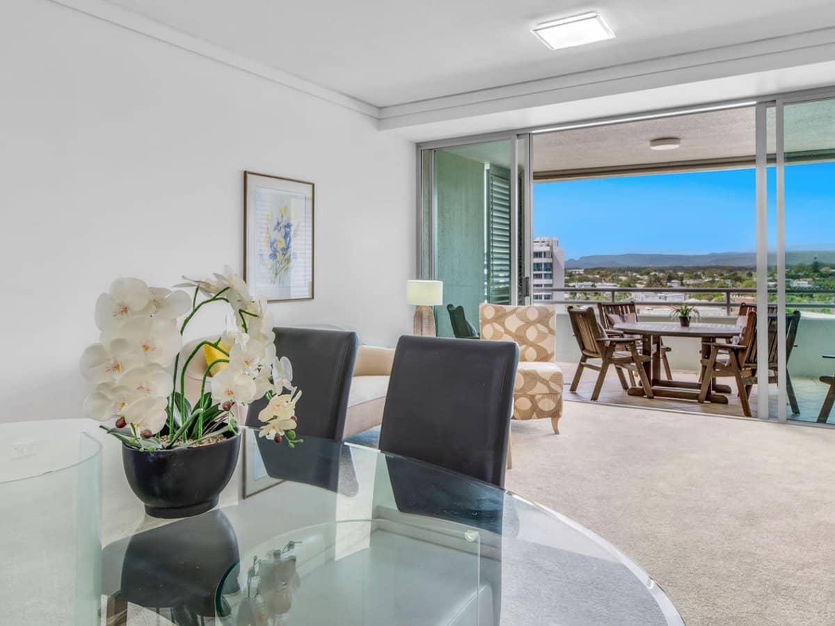 360 Marine Parade, LABRADOR - Thumbnail 8