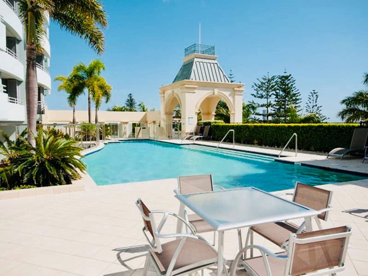 360 Marine Parade, LABRADOR - Thumbnail 21