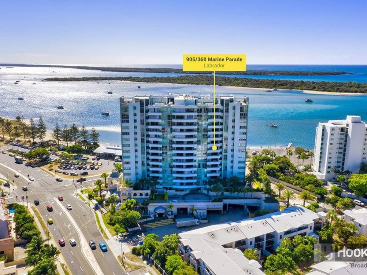 360 Marine Parade, LABRADOR - Thumbnail 23