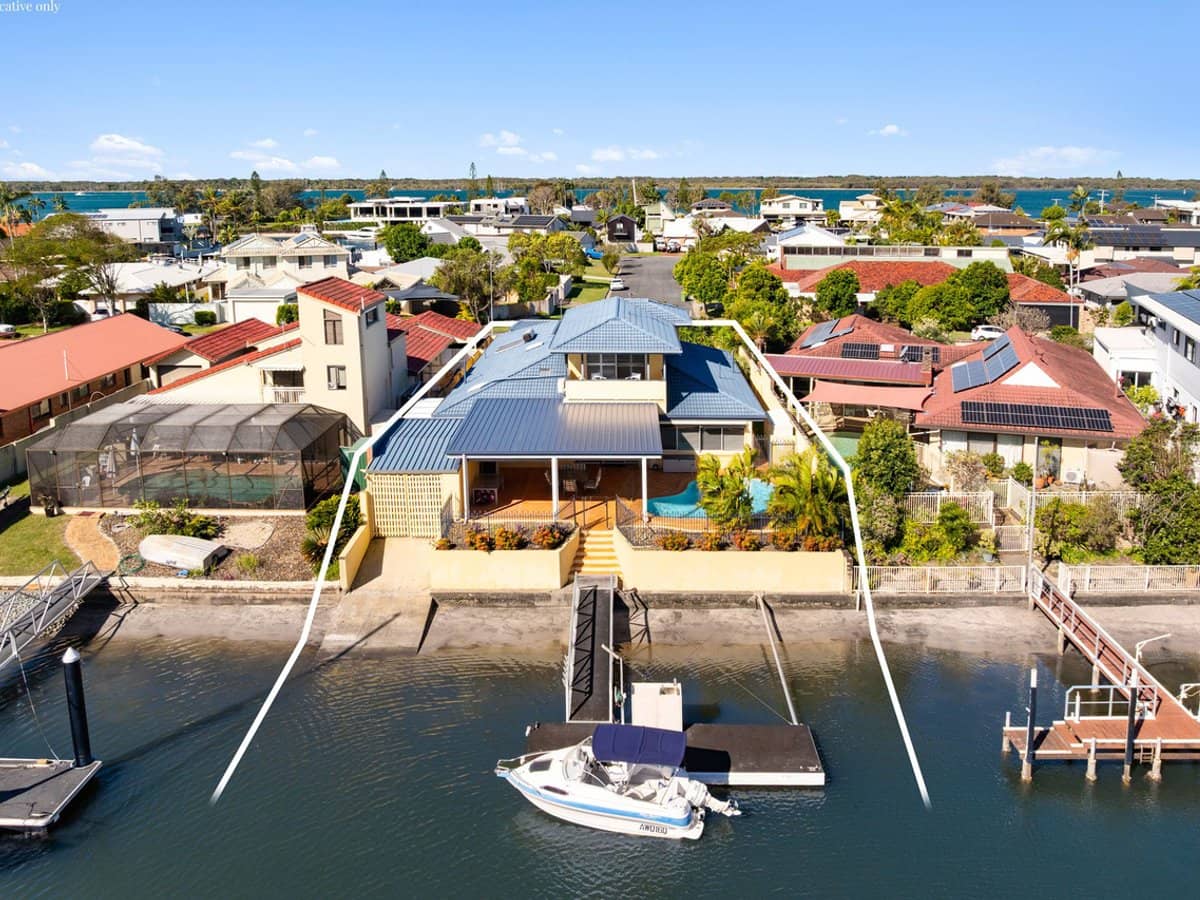 6 Bulolo Avenue, Runaway Bay - Thumbnail 3