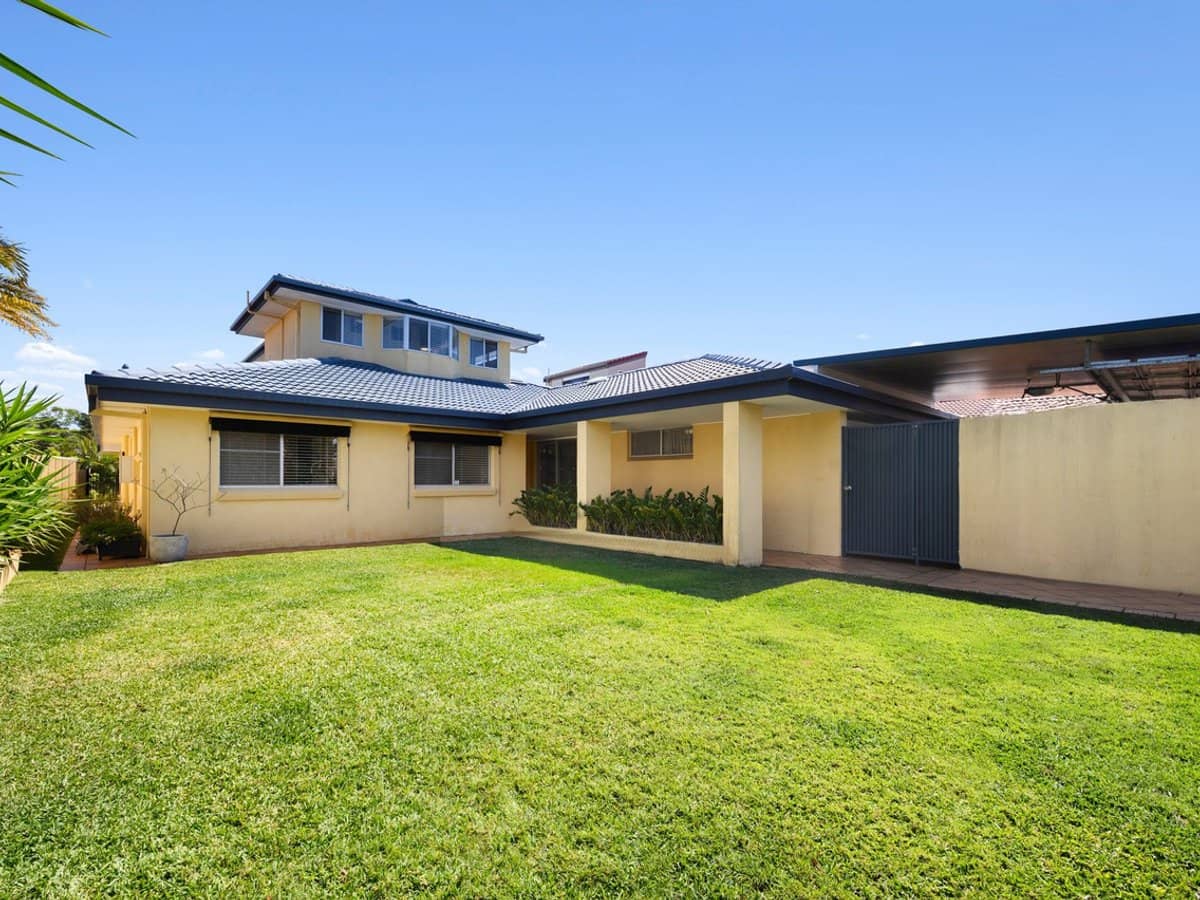 6 Bulolo Avenue, Runaway Bay - Thumbnail 7