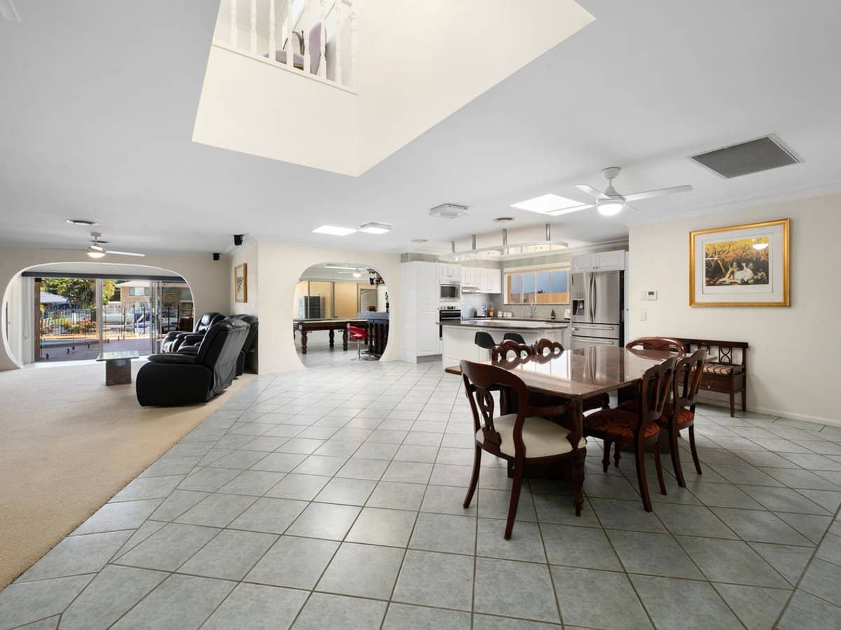 6 Bulolo Avenue, Runaway Bay - Thumbnail 8