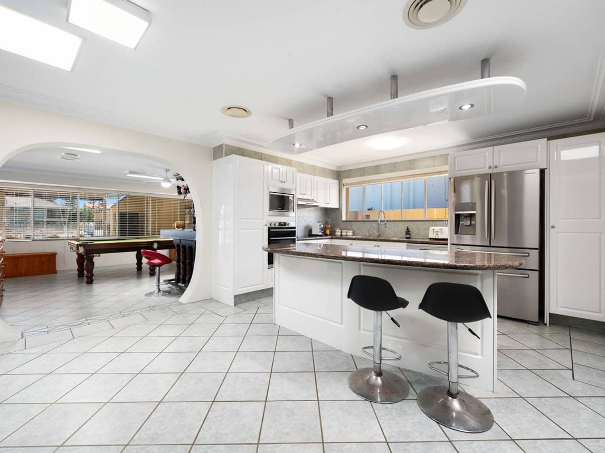 6 Bulolo Avenue, Runaway Bay - Thumbnail 9