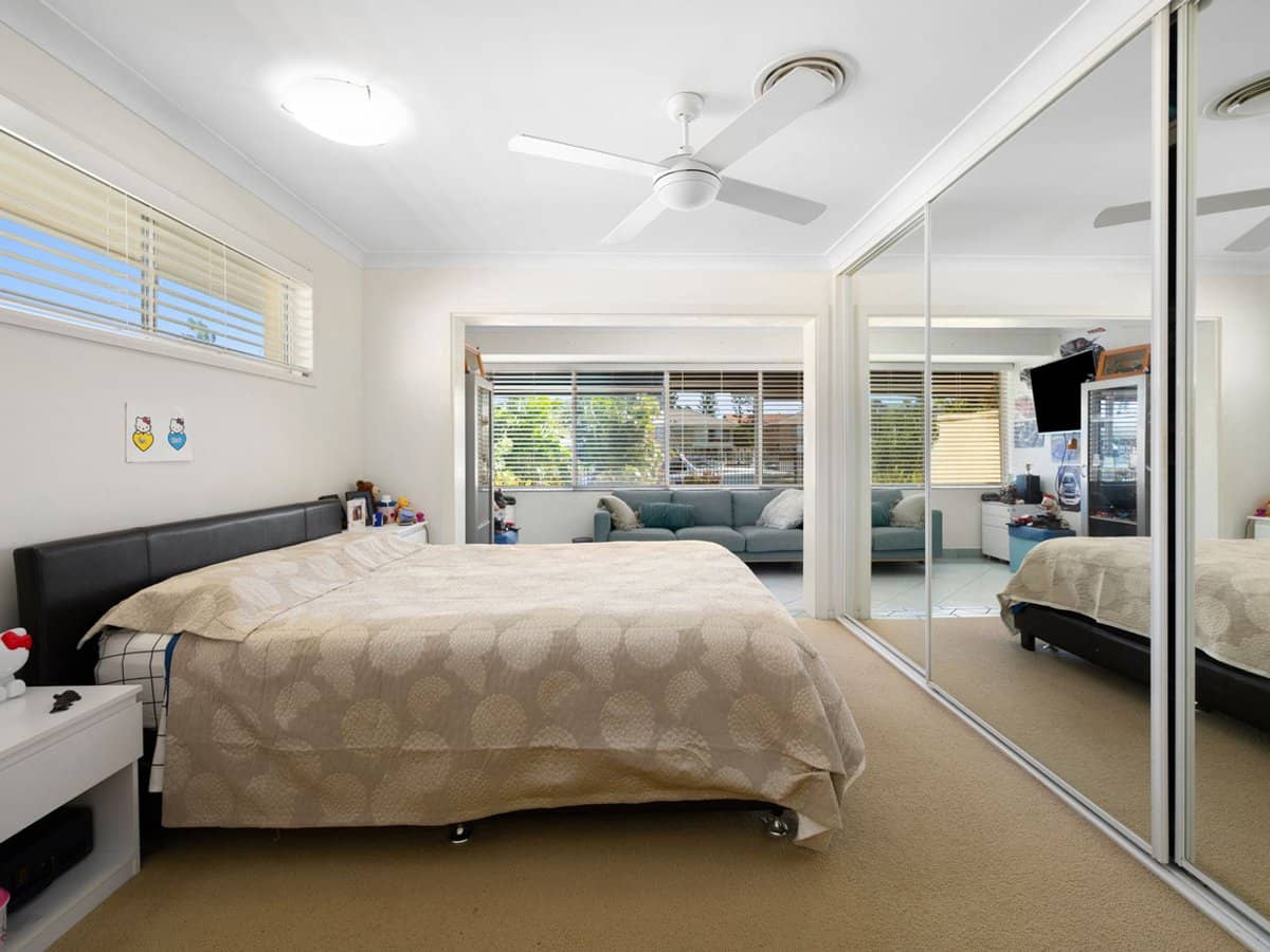 6 Bulolo Avenue, Runaway Bay - Thumbnail 15