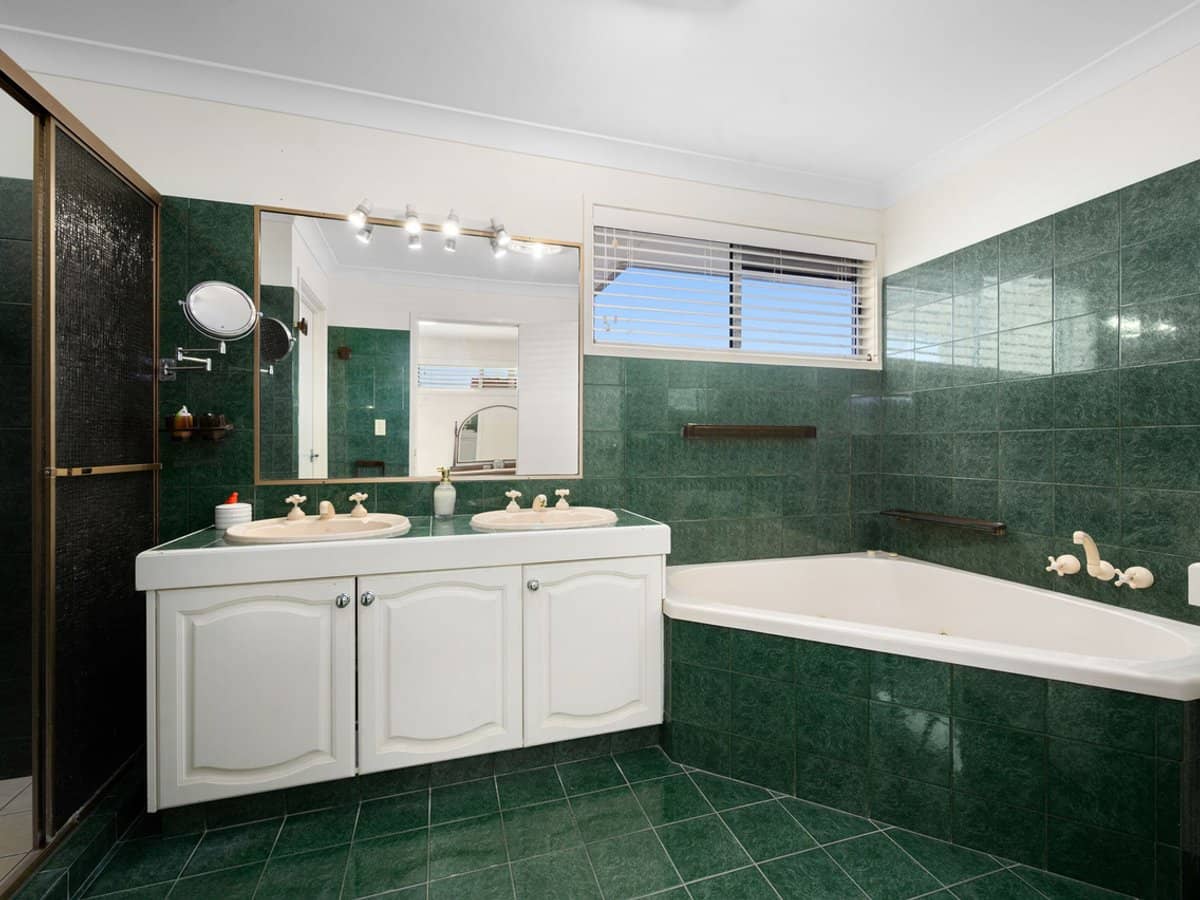 6 Bulolo Avenue, Runaway Bay - Thumbnail 24