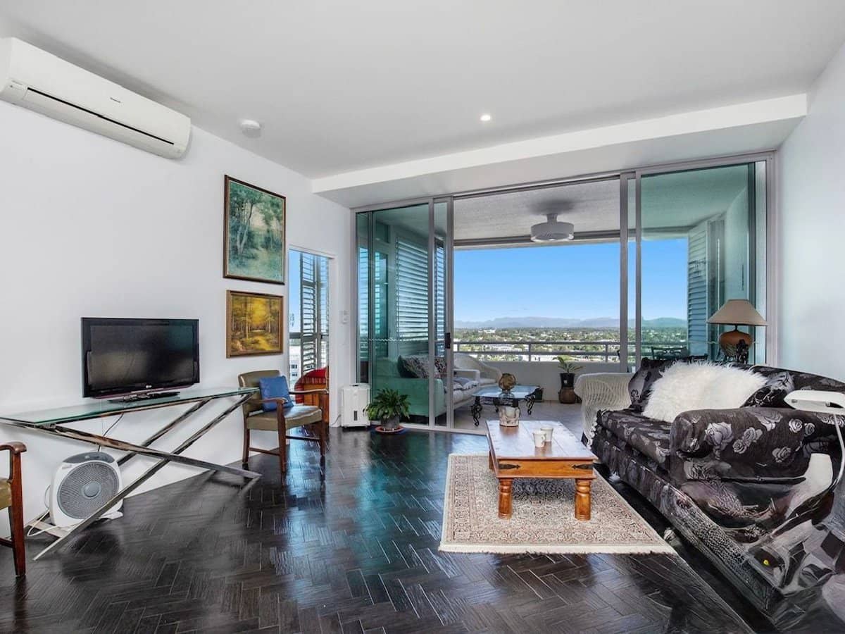 360 Marine Parade, Labrador - Thumbnail 6