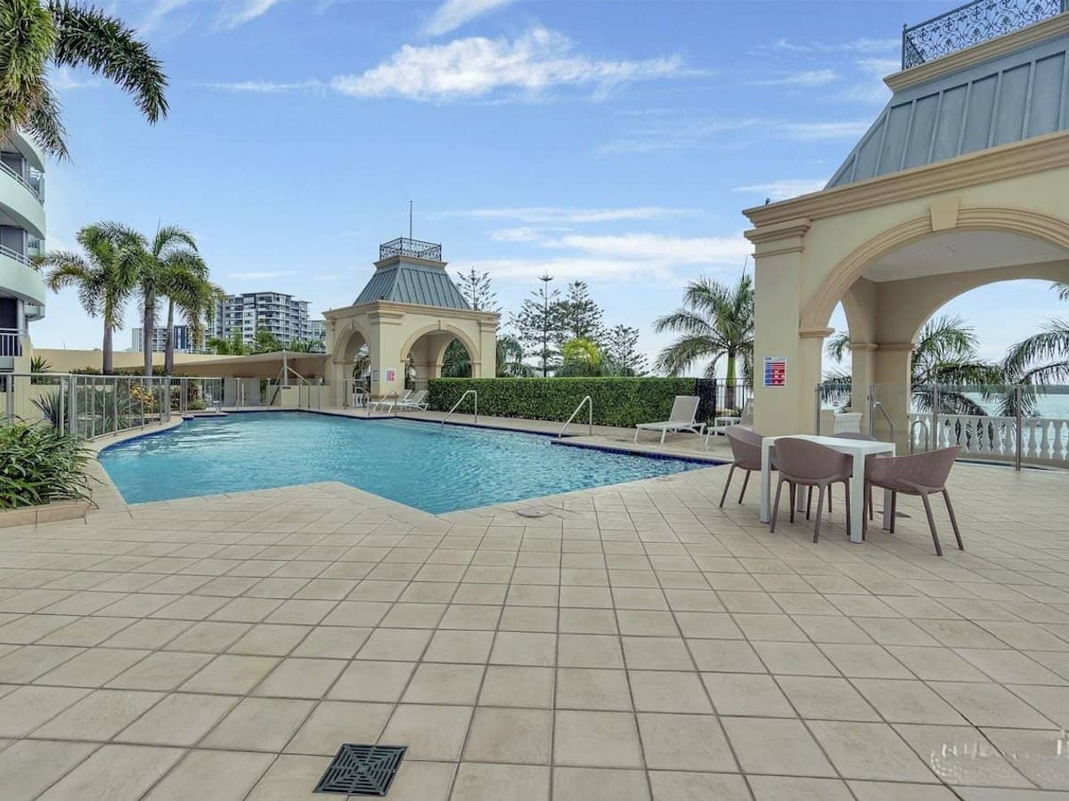 360 Marine Parade, Labrador - Thumbnail 15