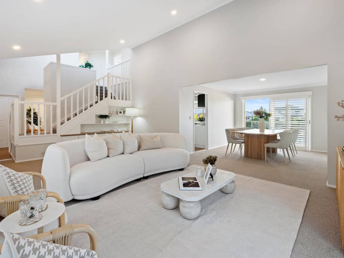 29 Limetree Parade, RUNAWAY BAY - Thumbnail 2