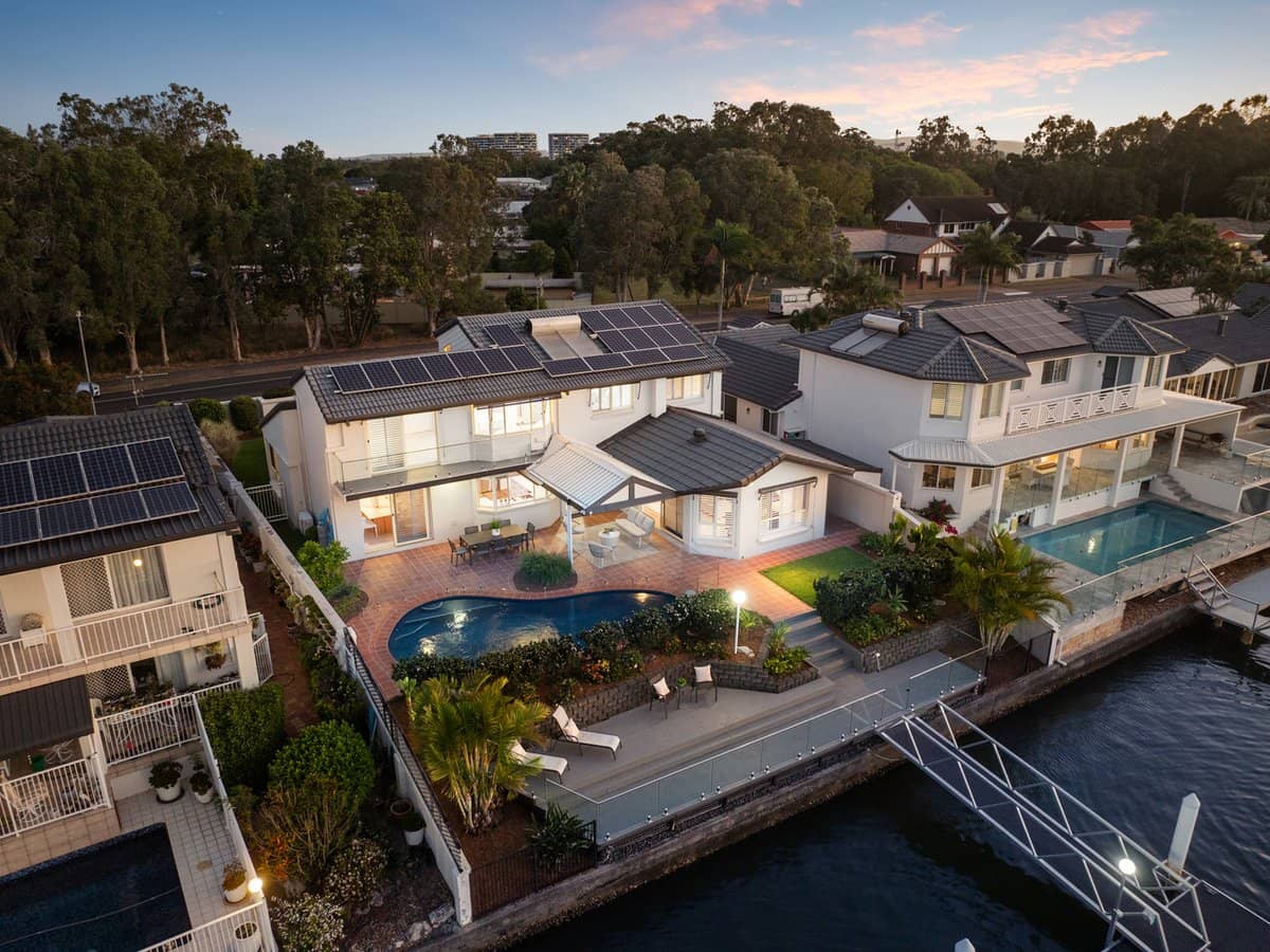 29 Limetree Parade, RUNAWAY BAY - Thumbnail 3