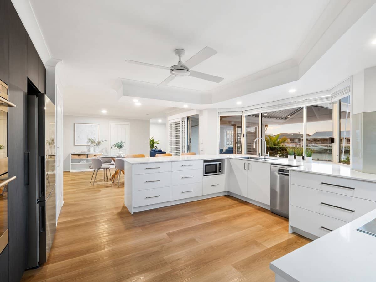 29 Limetree Parade, RUNAWAY BAY - Thumbnail 16